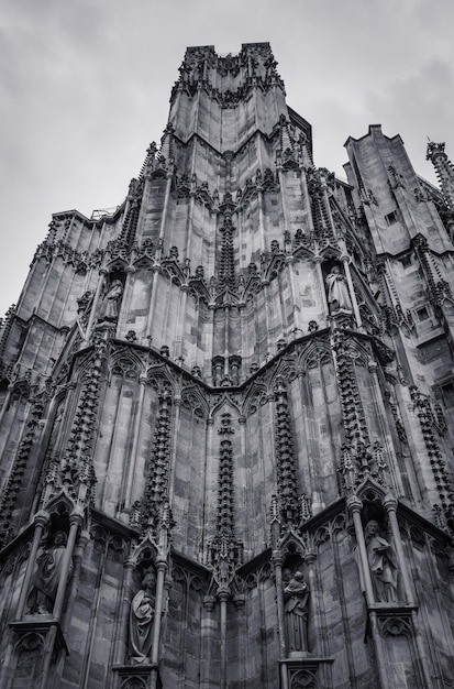 Foto niedrigwinkelansicht des gebäudes gegen den himmel