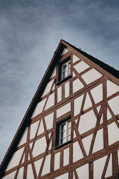 Foto niedrigwinkelansicht des gebäudes gegen den himmel