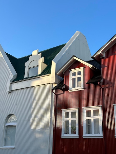 Foto niedrigwinkelansicht des gebäudes vor klarem blauen himmel