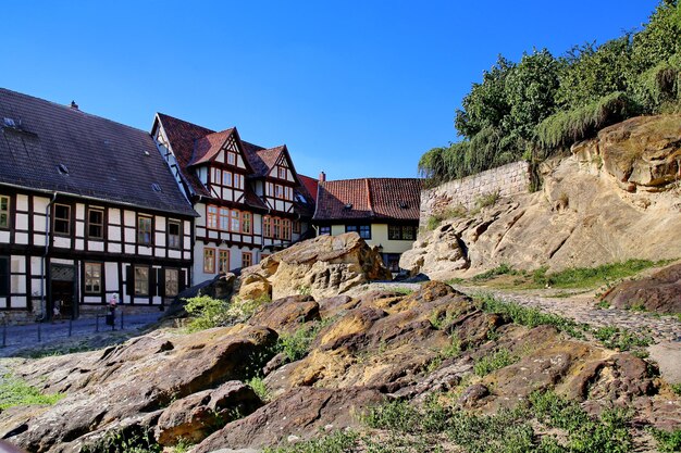 Foto niedrigwinkelansicht des gebäudes vor klarem blauen himmel