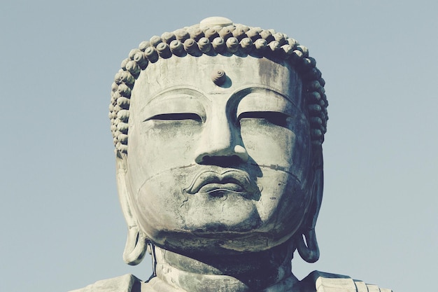 Foto niedrigwinkelansicht des großen buddhas gegen den himmel