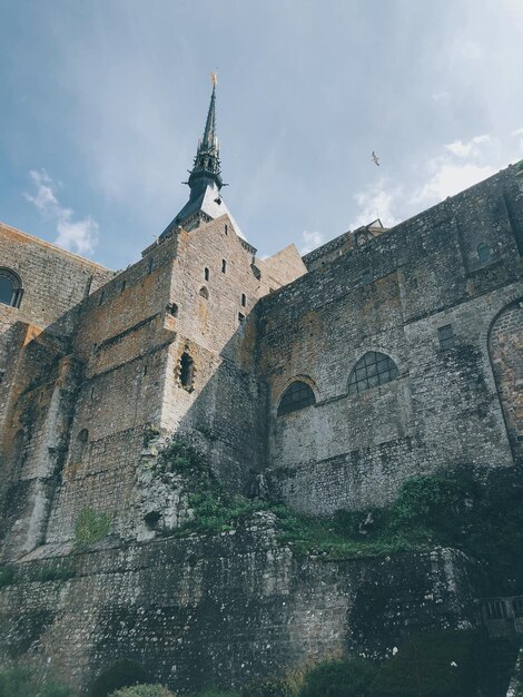 Foto niedrigwinkelansicht des historischen gebäudes gegen den himmel