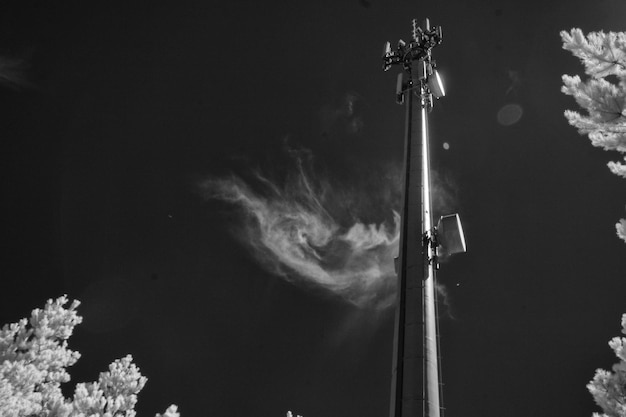 Niedrigwinkelansicht des Pols gegen den Himmel