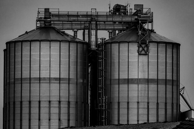 Foto niedrigwinkelansicht einer metallkonstruktion gegen den himmel