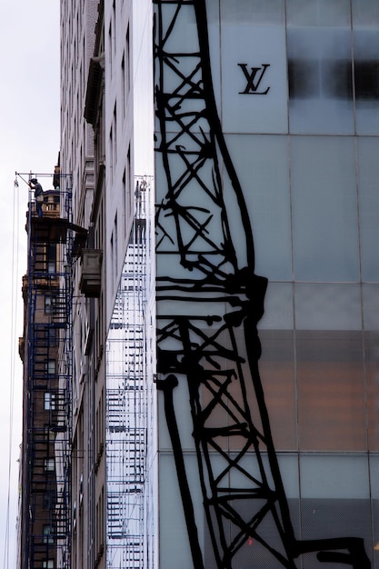 Niedrigwinkelansicht eines modernen Bürogebäudes in Manhattan