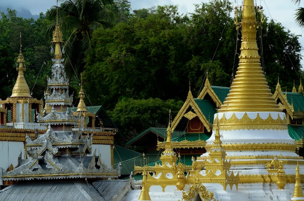 Niedrigwinkelansicht von buddhistischen Tempeln