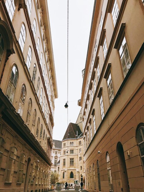 Foto niedrigwinkelansicht von gebäuden gegen den himmel