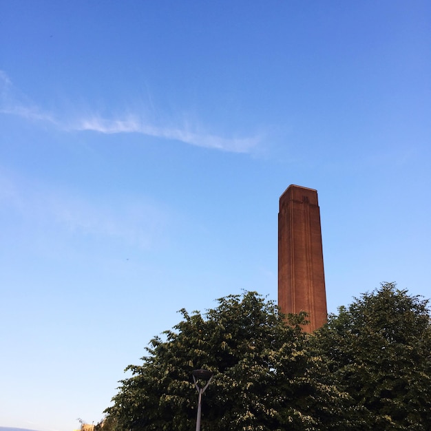 Niedrigwinkelansicht von Tate Modern gegen den Himmel