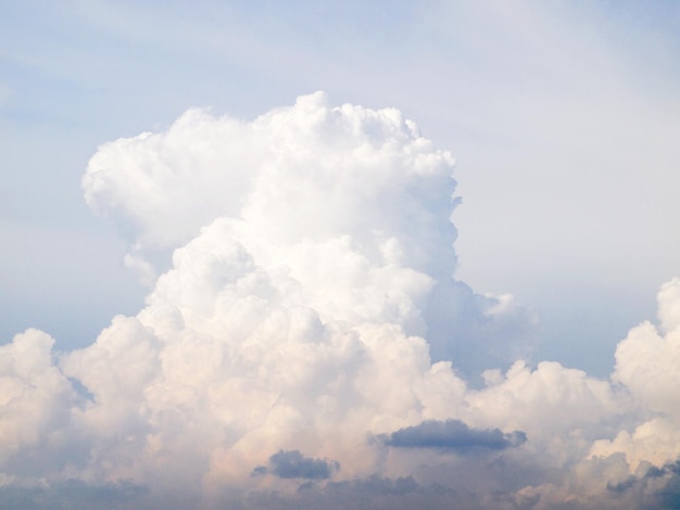 Niedrigwinkelansicht von Wolken am Himmel