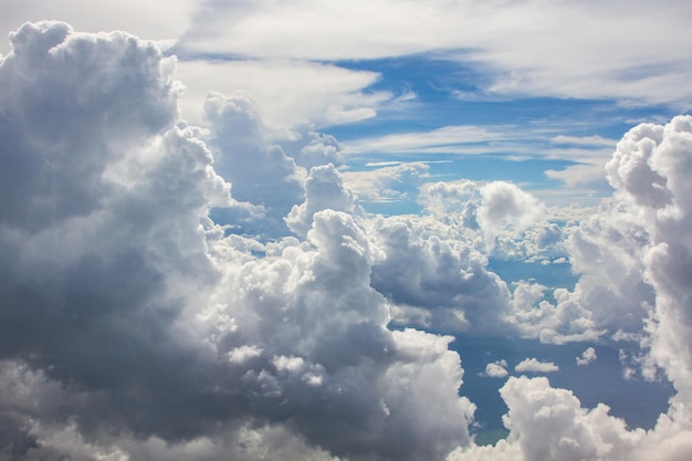 Niedrigwinkelansicht von Wolken am Himmel