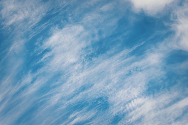 Foto niedrigwinkelansicht von wolken am himmel