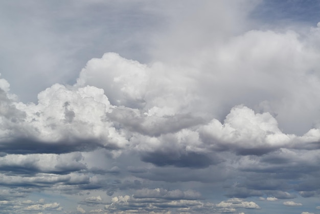 Niedrigwinkelansicht von Wolken am Himmel