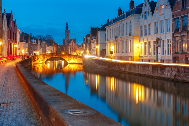 Night Canal Spiegel in Brügge, Belgien