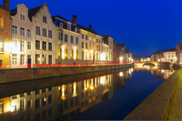 Night Canal Spiegel in Brügge, Belgien