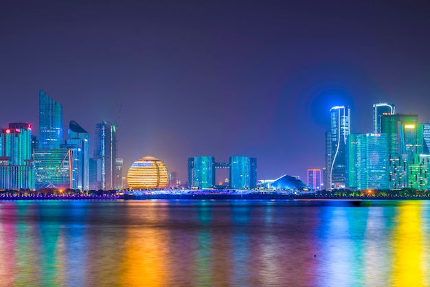 Nightscape der CBD-Architekturlandschaft in Hangzhou