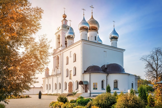 Nikolskaya-Kirche im Kloster des lebensspendenden Kreuzes im Dorf Antuschkowo, Region Iwanowo