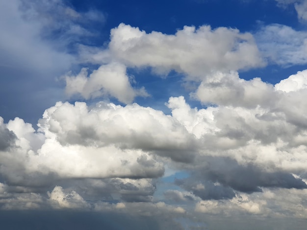 Nimbus nubes en los fondos del cielo