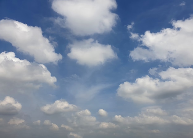 Nimbus nubes en los fondos del cielo