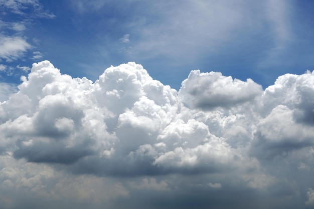 Nimbus nubes en los fondos del cielo