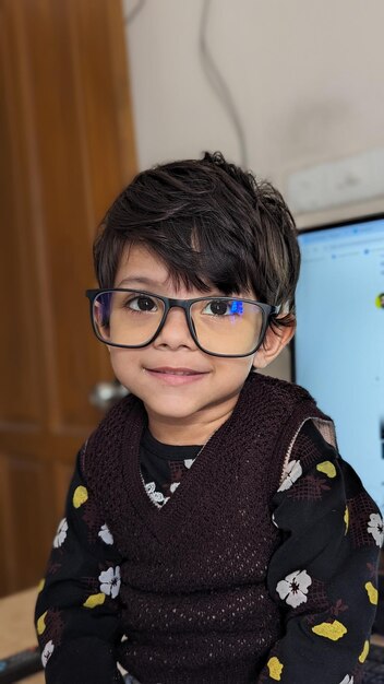 Foto niña bebé linda modelo de cara elegante niños modelo de fotografía de niños asiáticos.