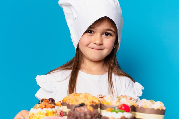 Niña bonita con tortas