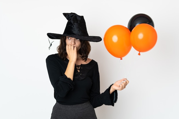 Niña joven, en, disfraz de halloween