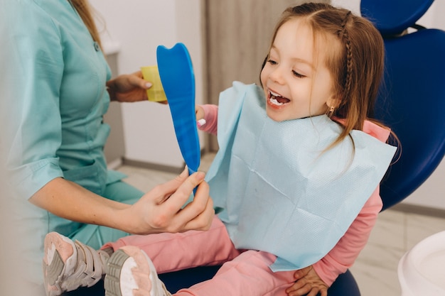 Niña de odontología