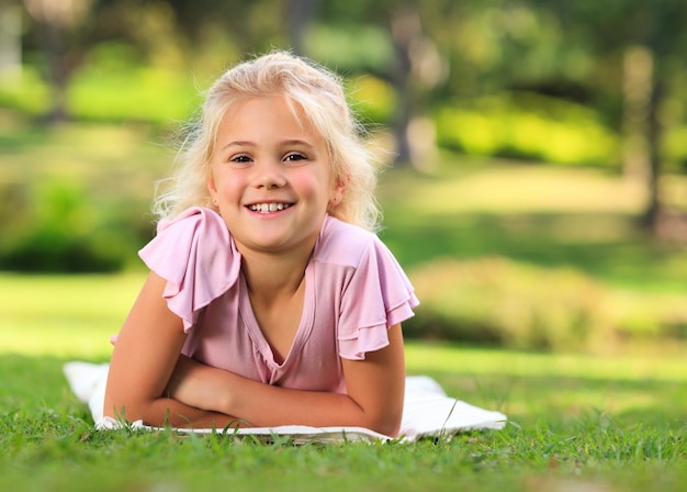 Niña en el parque