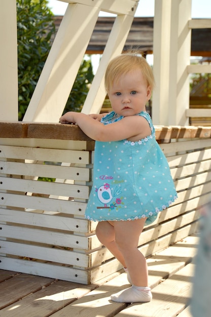 niña en el parque