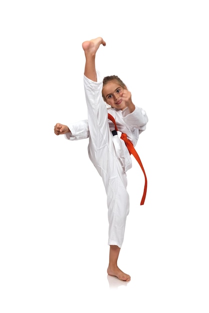 Niña practica karate