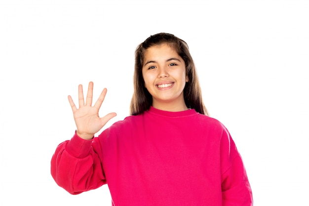 Niña preadolescente con sudadera rosa