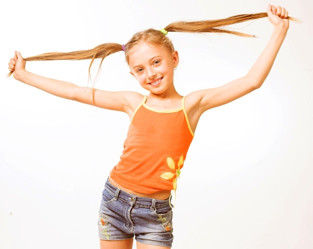 Niña en ropa casual