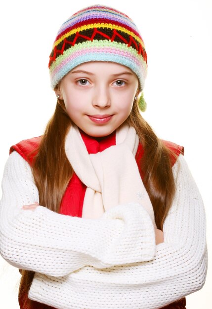 Niña con ropa para el invierno