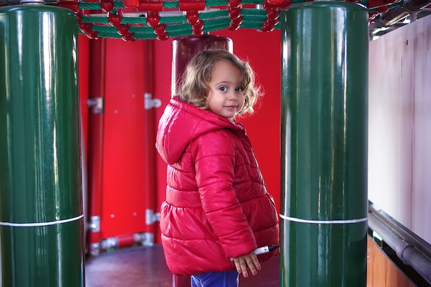 Niña en el showground