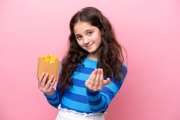 Niña sobre fondo aislado