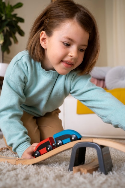 Niño buscando su género de autoidentificación