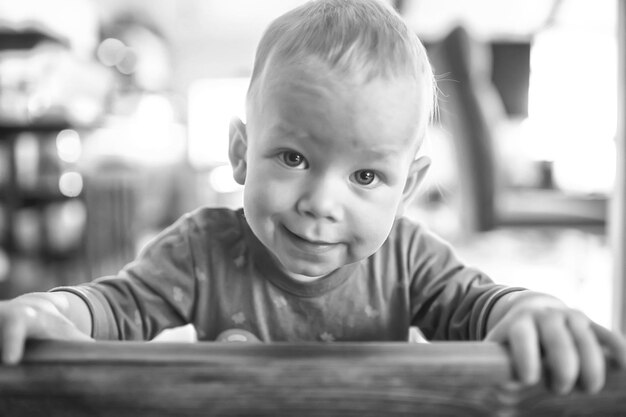 el niño es lindo, la infancia será feliz