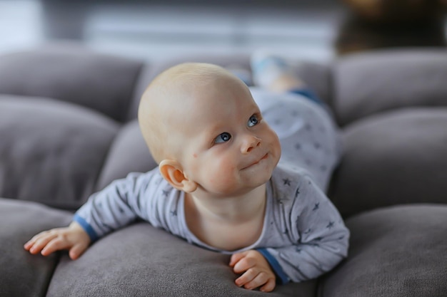 el niño es lindo, la infancia será feliz