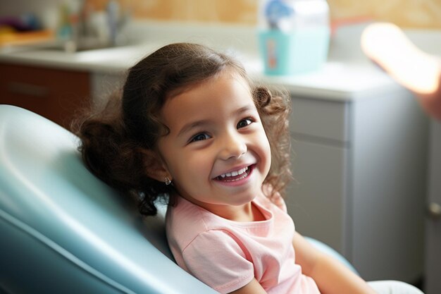 Niño joven visitando al dentista fondo de estilo bokeh