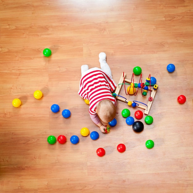 niño jugando