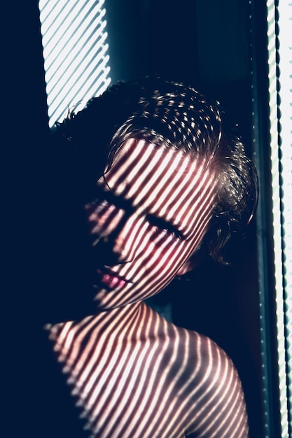Niño a la luz del sol