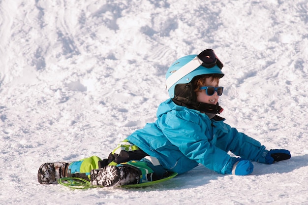 Niño en la nieve