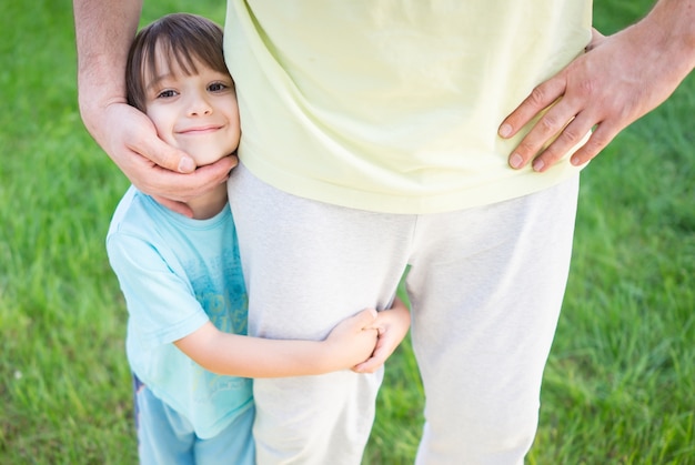 Niño y padre enamorado