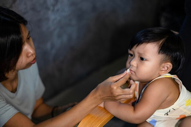 Foto niño que no tiene hambre niños que no pueden comer