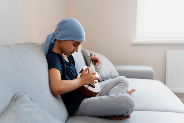 Foto niño que sufre de cáncer