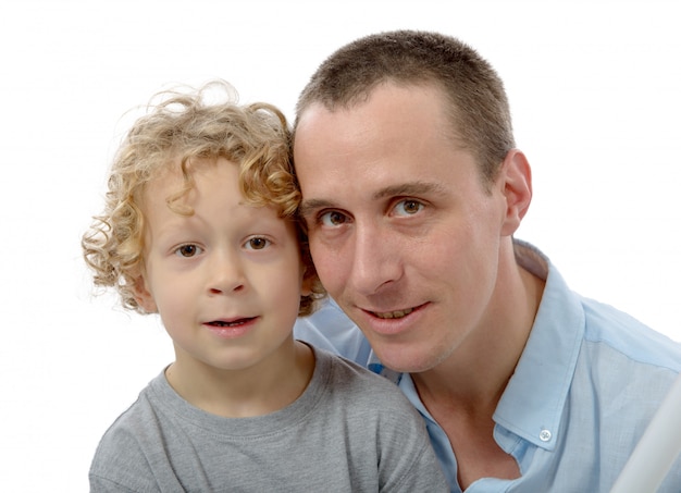 Niño rubio con su papá