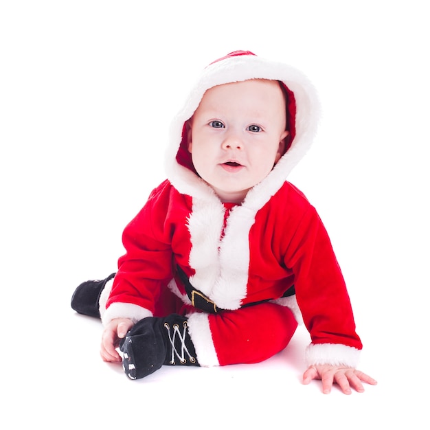 Niño de Santa aislado sobre fondo blanco.