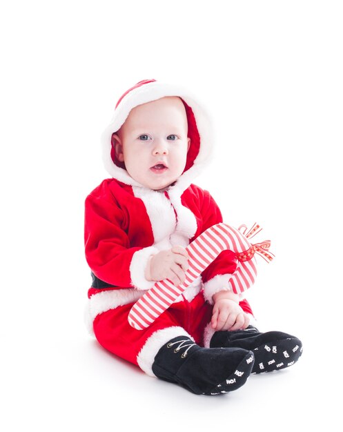 Niño de Santa con personal aislado sobre fondo blanco.