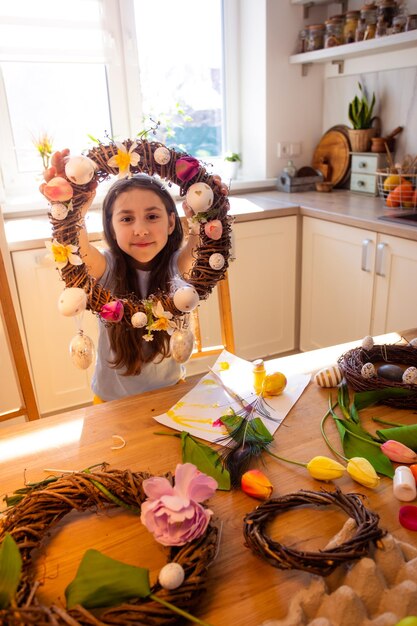 Los niños adoran las vacaciones de primavera y esperan la Pascua.