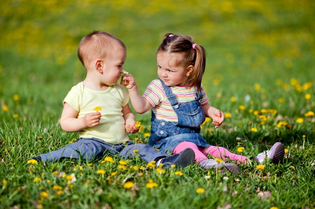 Niños en el campo